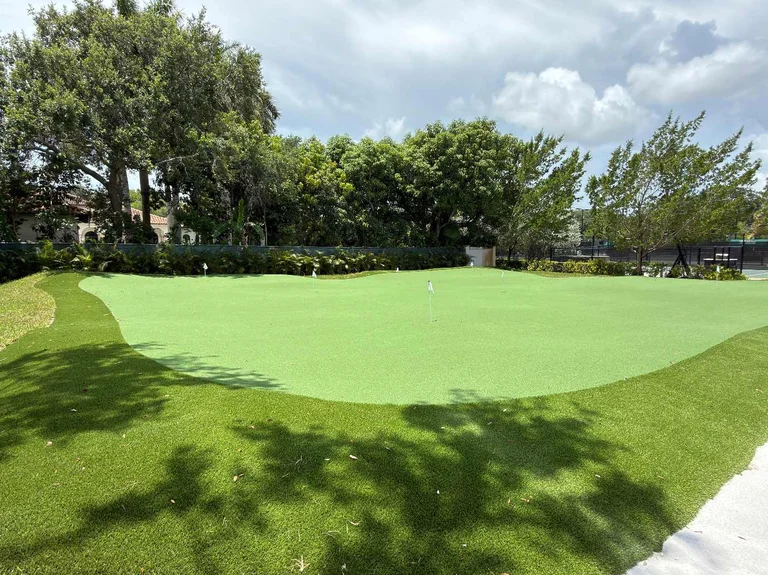 Prep putting green