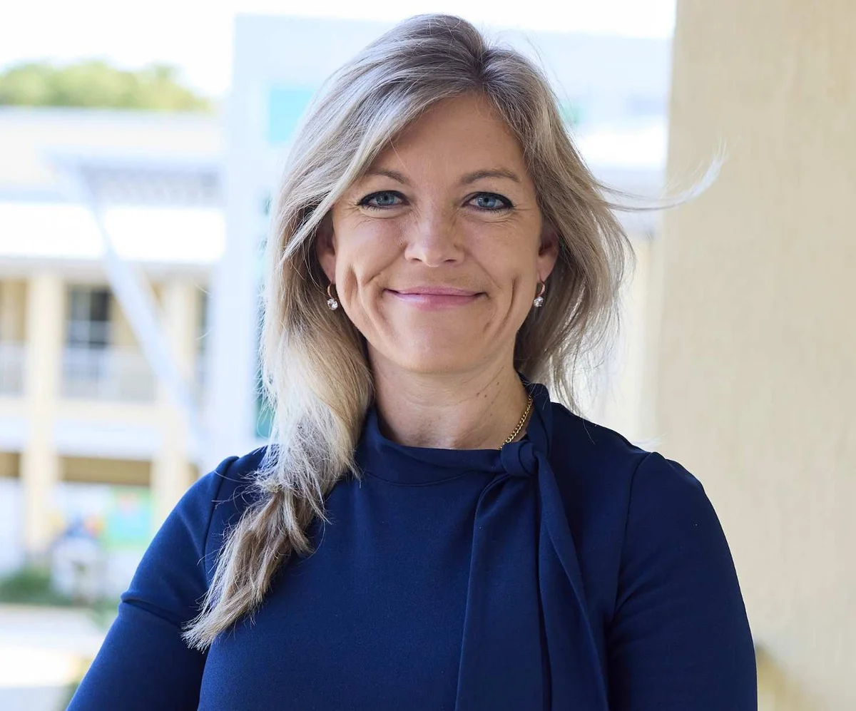 Dr. Kara  Locke 
